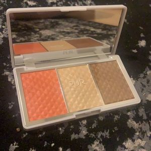 PÜR The Complexion Authority Bronze and 
Brighten Cheek Palette